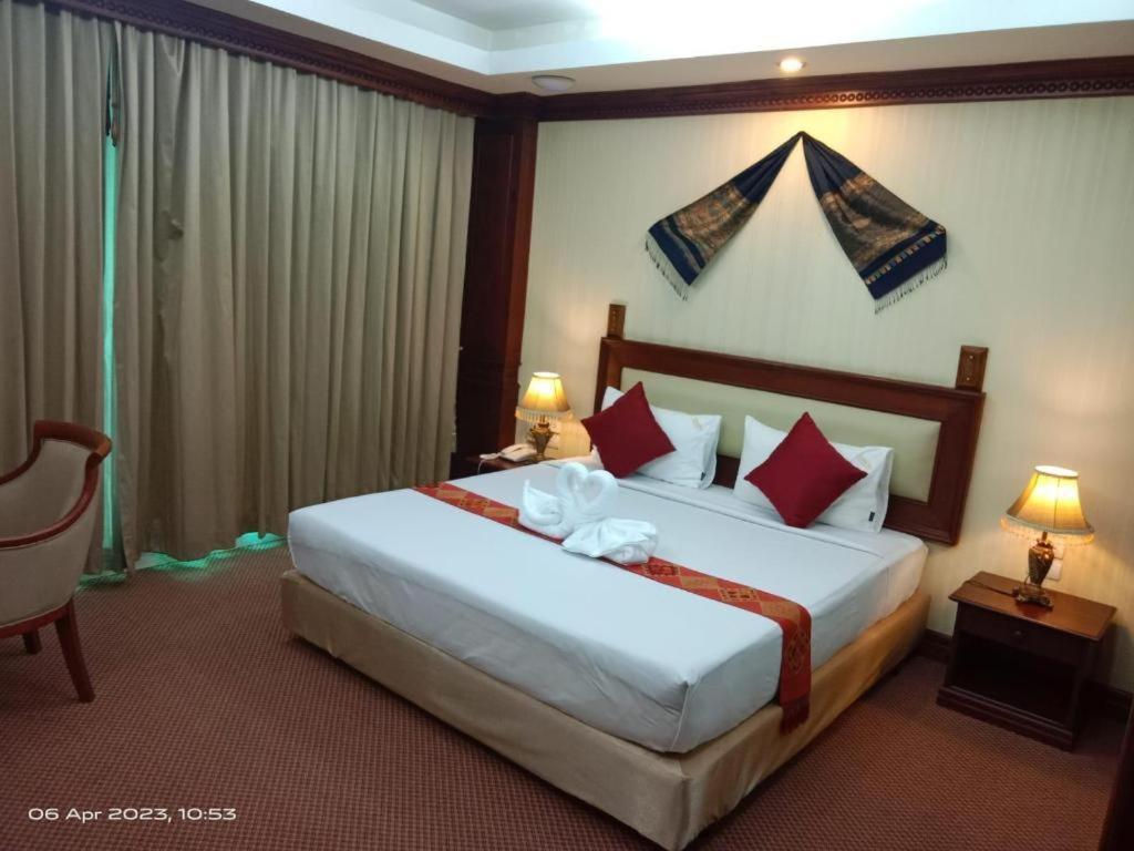 Leuxay Hotel Vientiane Exterior photo